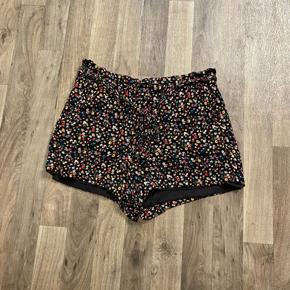 Mi Ami Floral Shorts High Waist Size Large Casual Cozy Summer Loungewear